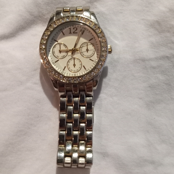 Women's bezel 1422 watch - Picture 1 of 4